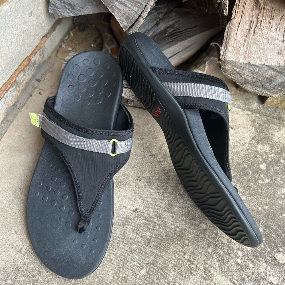 VIONIC Tiffany Comfort arch support‎  Sandals w/ Contoured Footbed Sz-11.  A